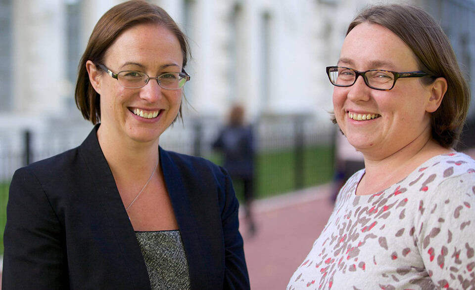 Caroline Pusey ( esq.) e Heather McNaughton, que dividem o comando do departamento pessoal do Ministrio de Defesa britnico. EL PAS
